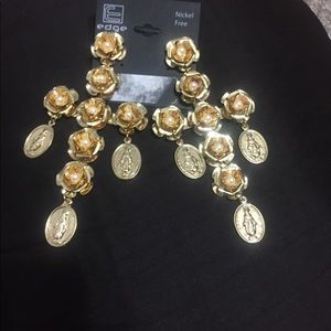 Gorgeous unique cross gold earrings! New !